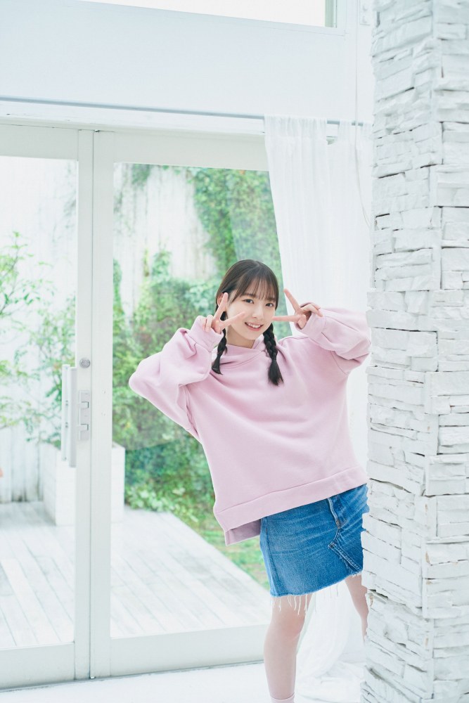 渡辺莉奈 鬼かわなタンクトップグラビア画像他！