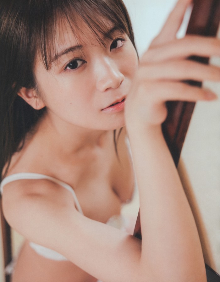 秋元真夏 激かわな水着・ランジェリー画像！