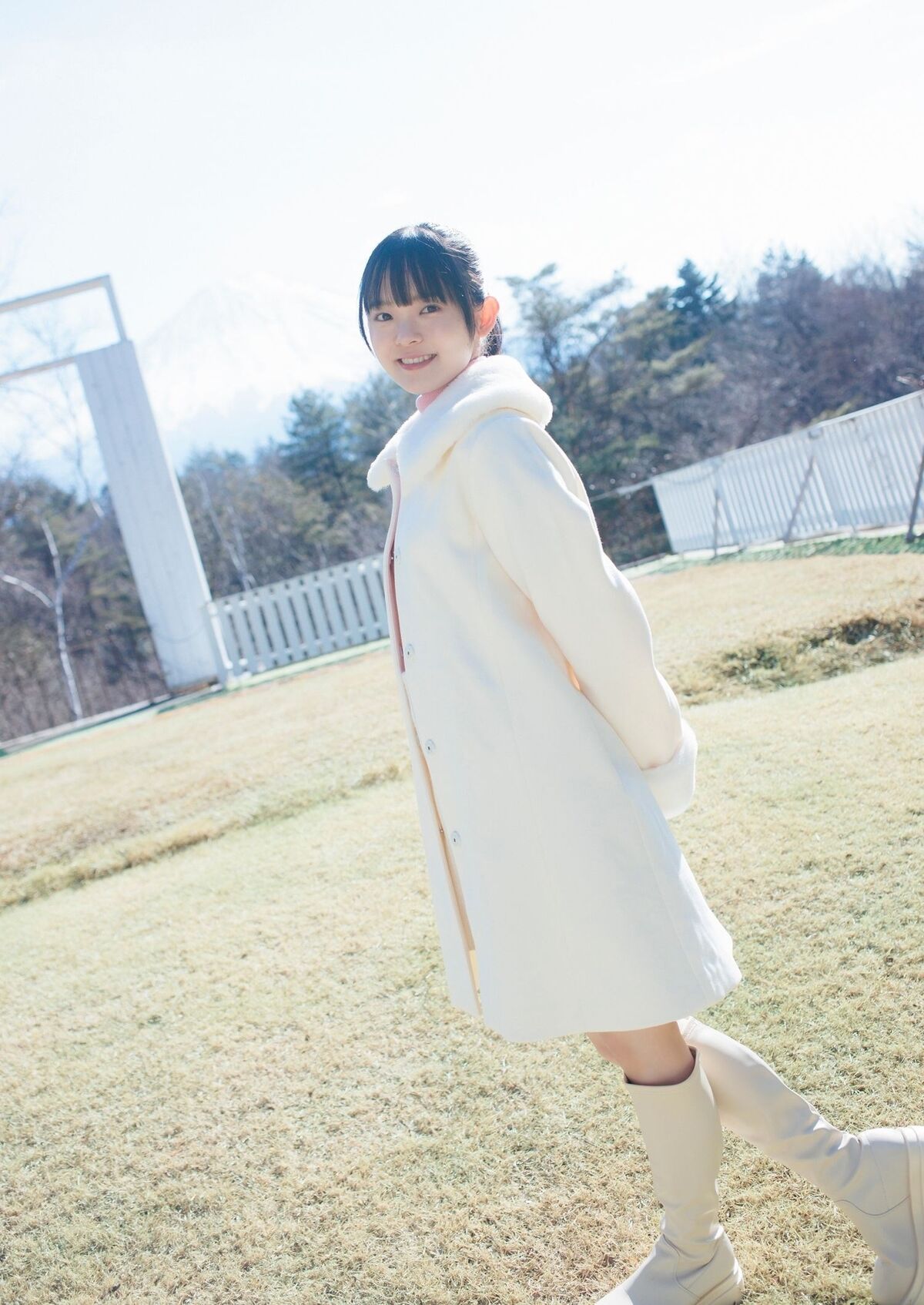 Nozomi Nirei 楡井希実 - デジタル限定 YJ PHOTO BOOK 写真集 可愛すぎて爆発する