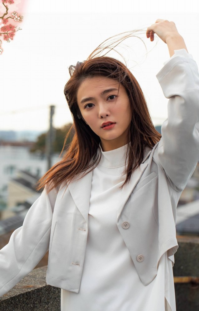 田村保乃 ナチュラルな激かわ水着グラビア画像！
