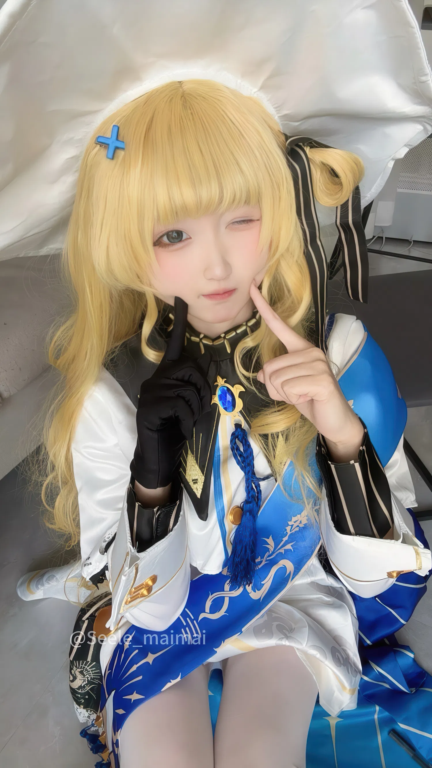[Cosplay] Seele麦麦 - 鸣潮 菲比&卡提希娅·蓝色花海物语