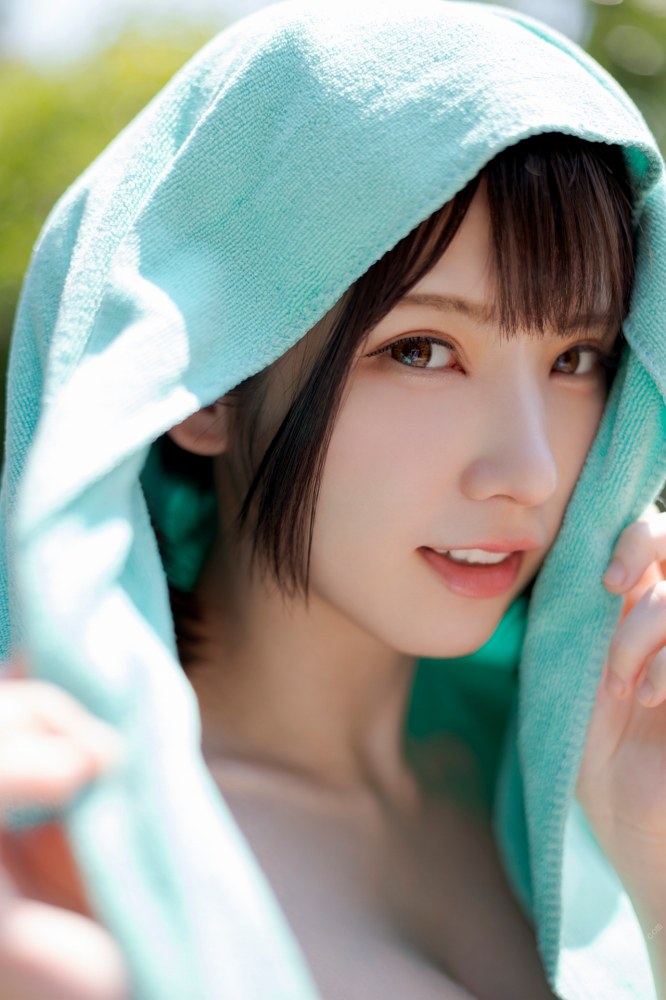 えなこ 過去のグラビア画像