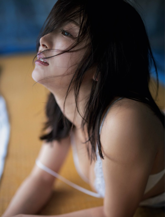 鈴木聖 Fカップが凄い水着＆下着グラビア画像！