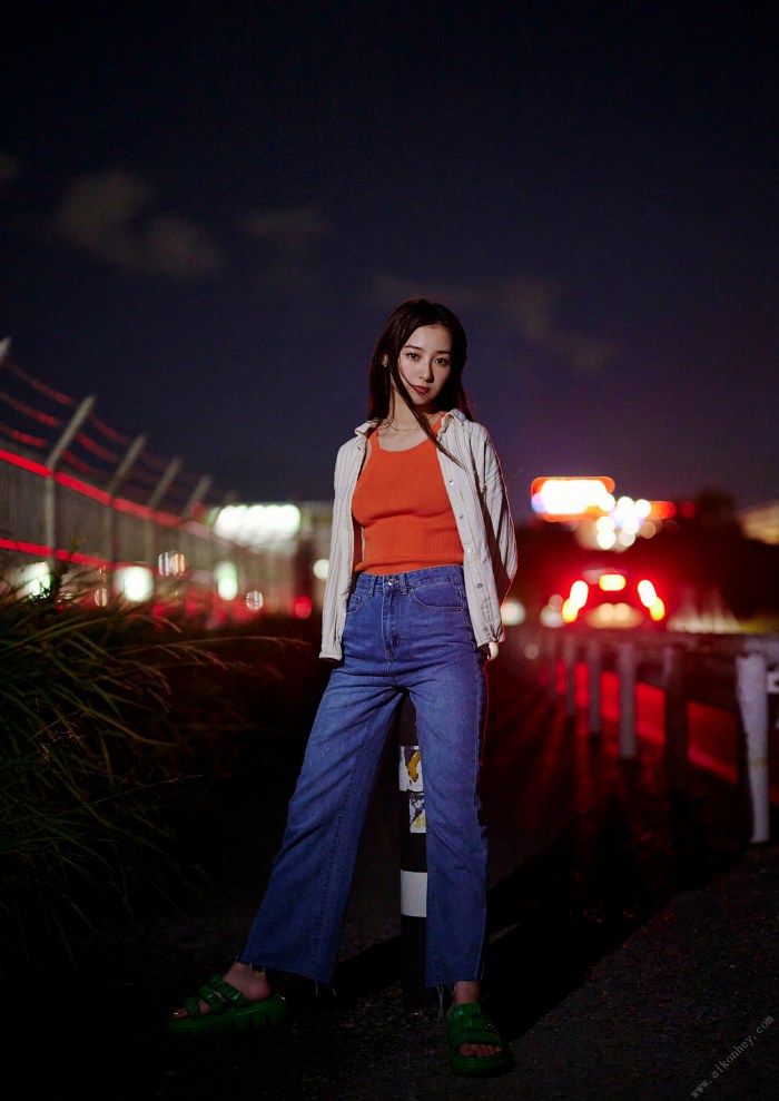 高田里穂 スタイル抜群な水着グラビア画像！