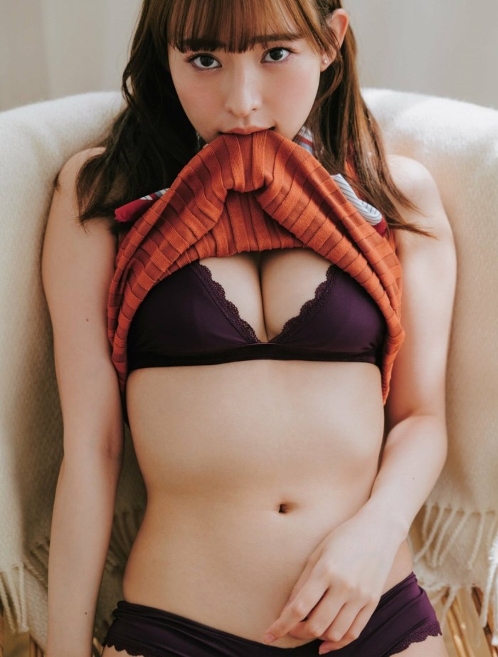 高崎かなみ 鬼かわな水着＆ランジェリー画像！