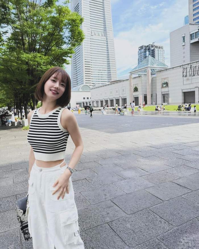 あらた唯 スタイル抜群の水着グラビア画像！