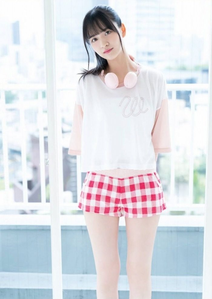 金川紗耶 美脚でスタイルが凄いグラビア画像！