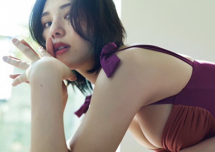 相楽伊織 けっこうボインな水着グラビア画像！