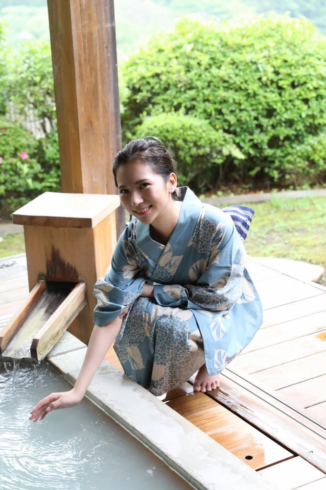 街山みほ 美乳ヘアヌード＆水着グラビア画像！