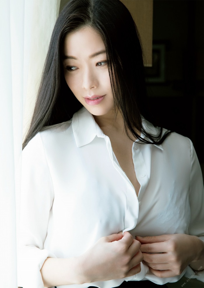 小田飛鳥 Iカップおっぱいの爆乳ヘアヌード画像！