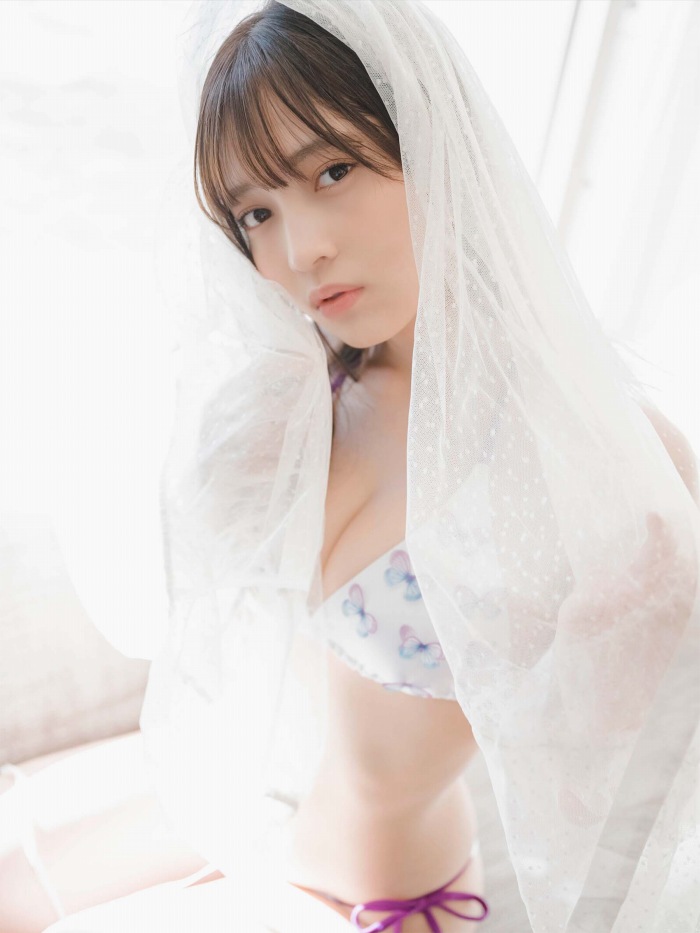 黒嵜菜々子 ふわふわボインの水着グラビア画像！