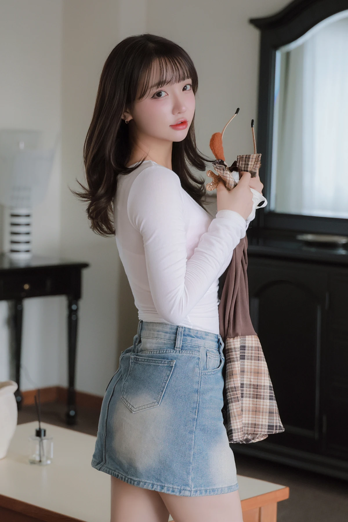 Son Yeeun 손예은, Photobook 「2025 X-Mas Offline」 Set.01