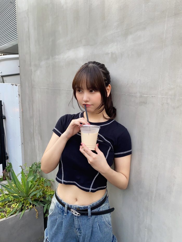 本郷柚巴 まぶしいボインの水着グラビア画像！