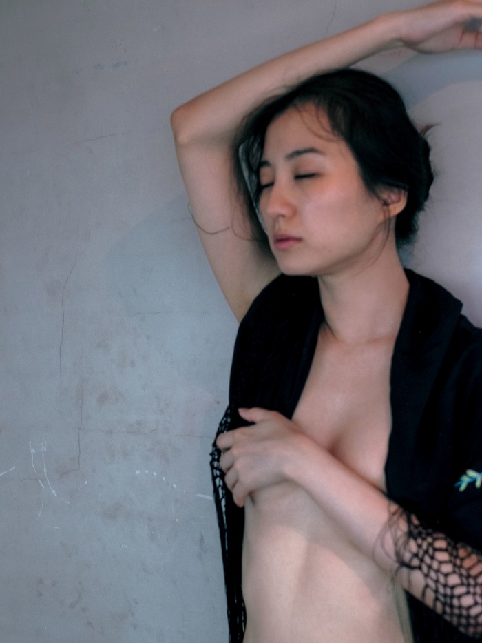 高田里穂 スタイル抜群な水着グラビア画像！