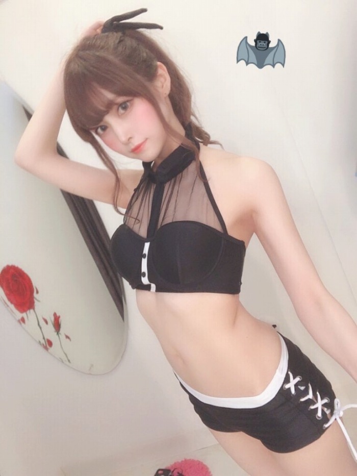 えい梨 美しいコスプレ＆水着グラビア画像！