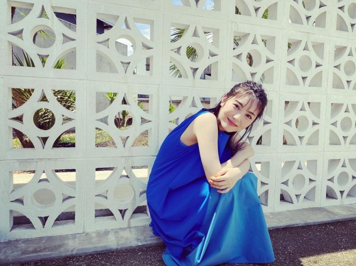 浜辺美波 鬼かわな水着＆浴衣グラビア画像！