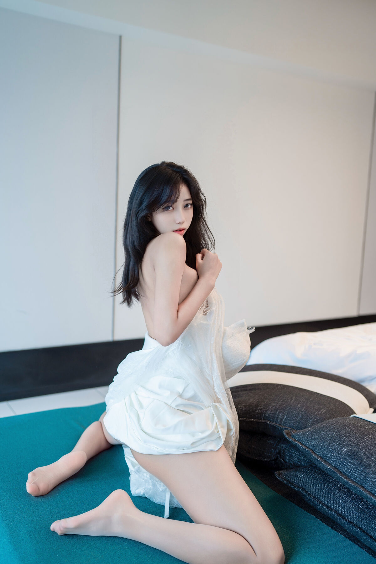 XR Uncensored Shi An An 时安安 - R18 秀人网模特 白色蕾丝长裙VS无内肉丝 Part02