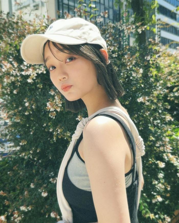 青戸しの Fカップボインな水着グラビア画像！