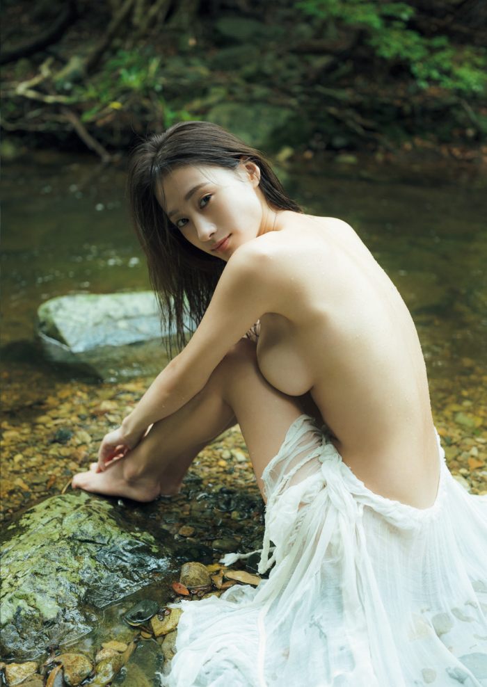 澄田綾乃 はみ出るFカップの水着グラビア画像！