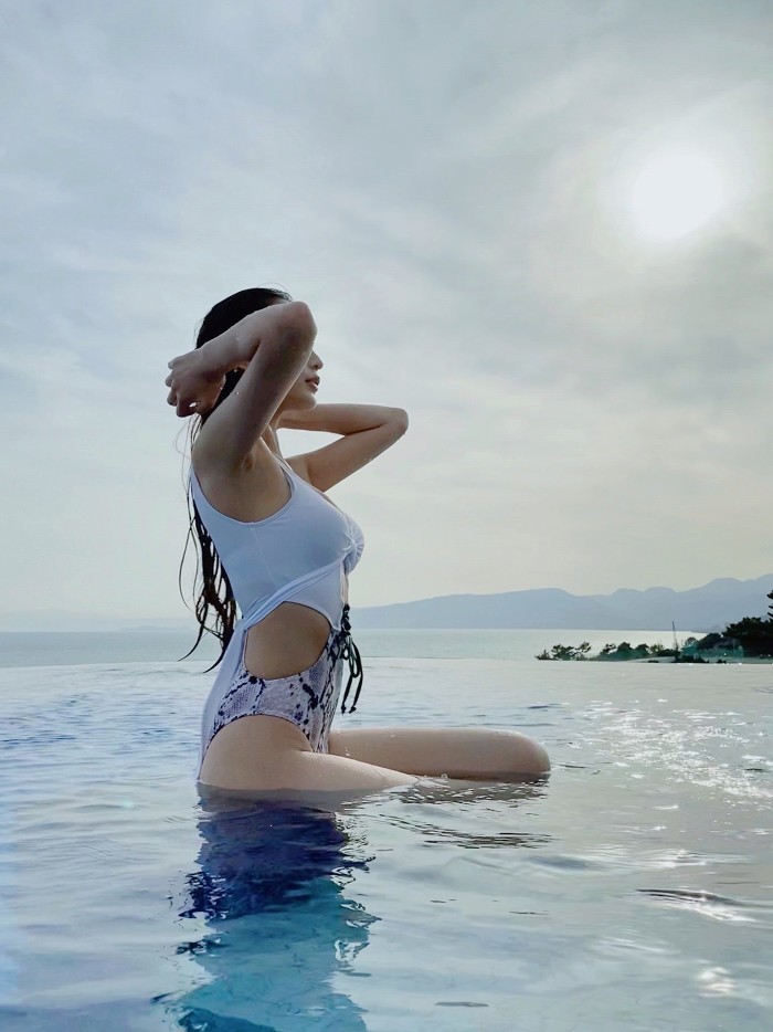 天野ちよ Hカップパイパイの水着グラビア画像！