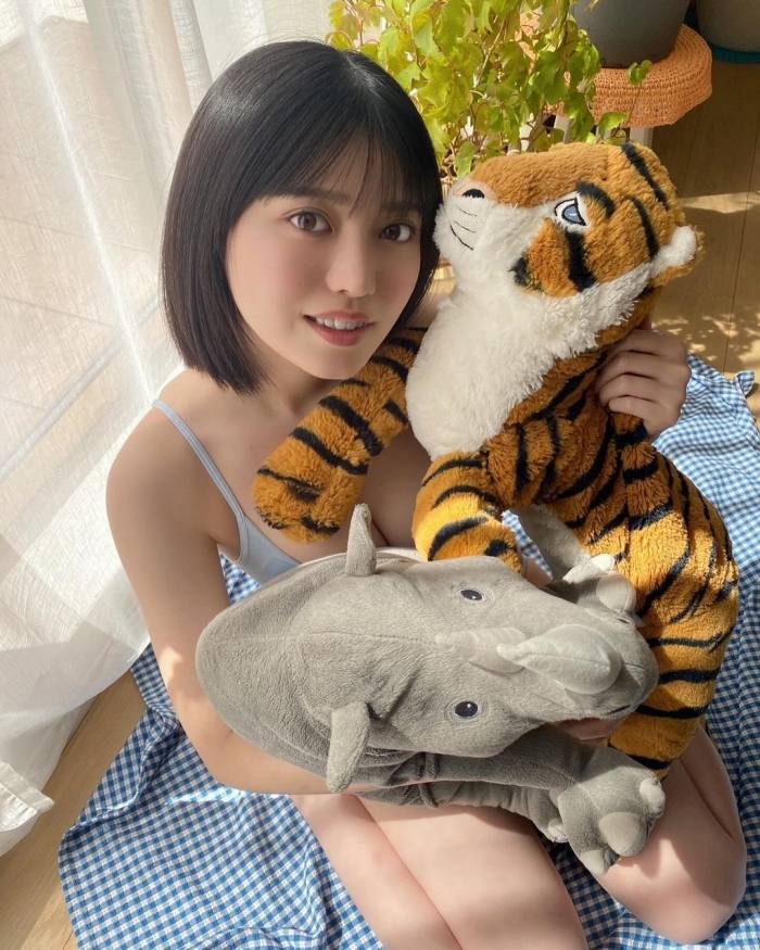 石浜芽衣 キュートな水着グラビアほか画像！