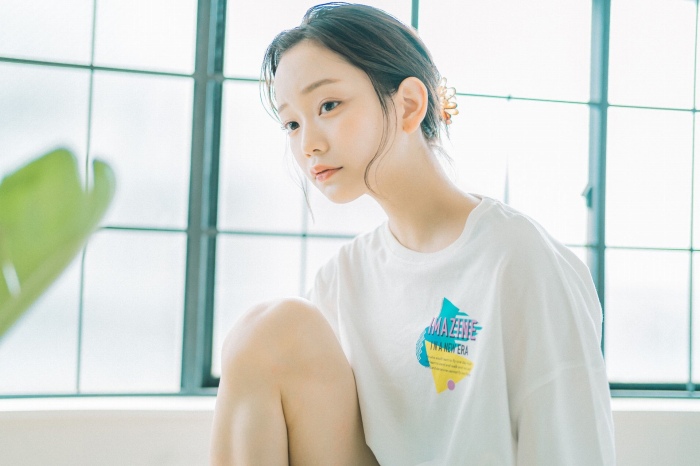 青戸しの Fカップボインな水着グラビア画像！