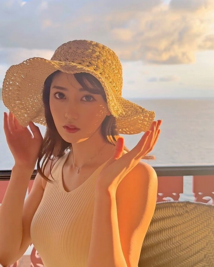 阿部なつき ボンキュッボンの水着グラビア画像！