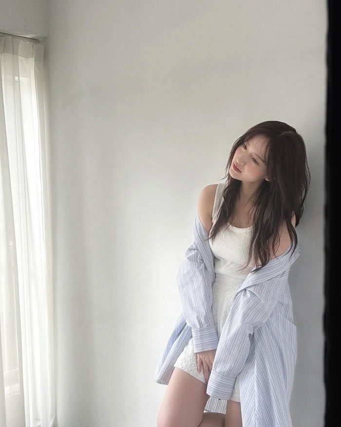 金川紗耶 美脚でスタイルが凄いグラビア画像！