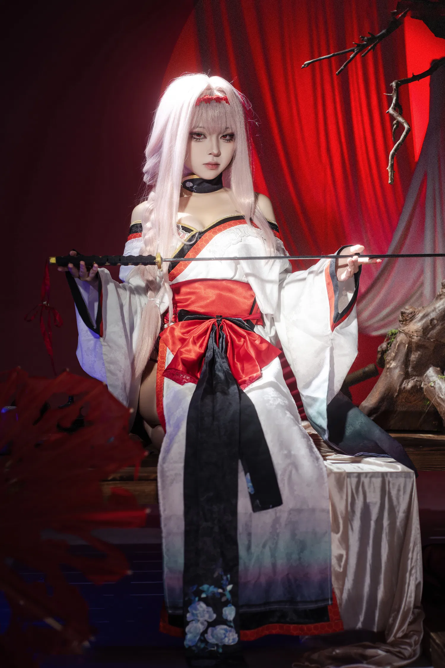 [Cosplay] 矢量鱼 Nikke胜利女神 暗莲