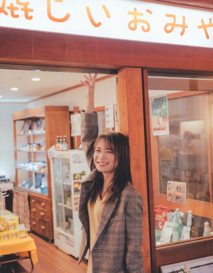 秋元真夏 激かわな水着・ランジェリー画像！