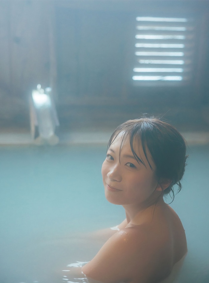 秋元真夏 激かわな水着・ランジェリー画像！