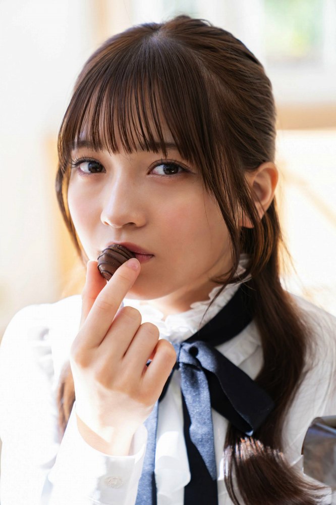 黒嵜菜々子 ふわふわボインの水着グラビア画像！