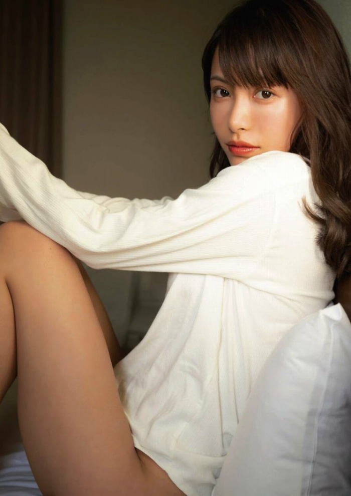 鈴木聖 Fカップが凄い水着＆下着グラビア画像！