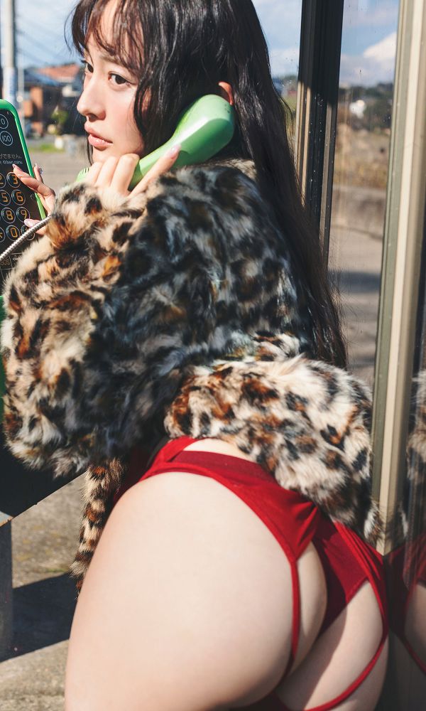 高崎かなみ 鬼かわな水着＆ランジェリー画像！