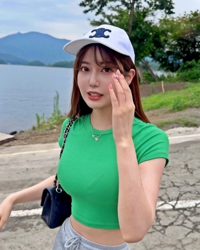 阿部なつき ボンキュッボンの水着グラビア画像！