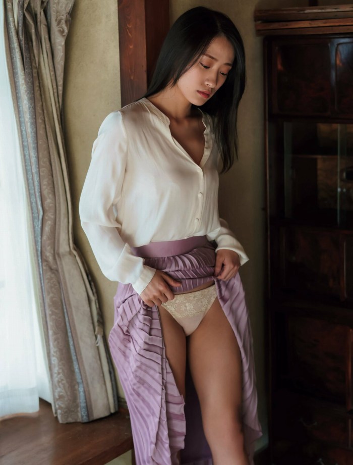 澄田綾乃 はみ出るFカップの水着グラビア画像！