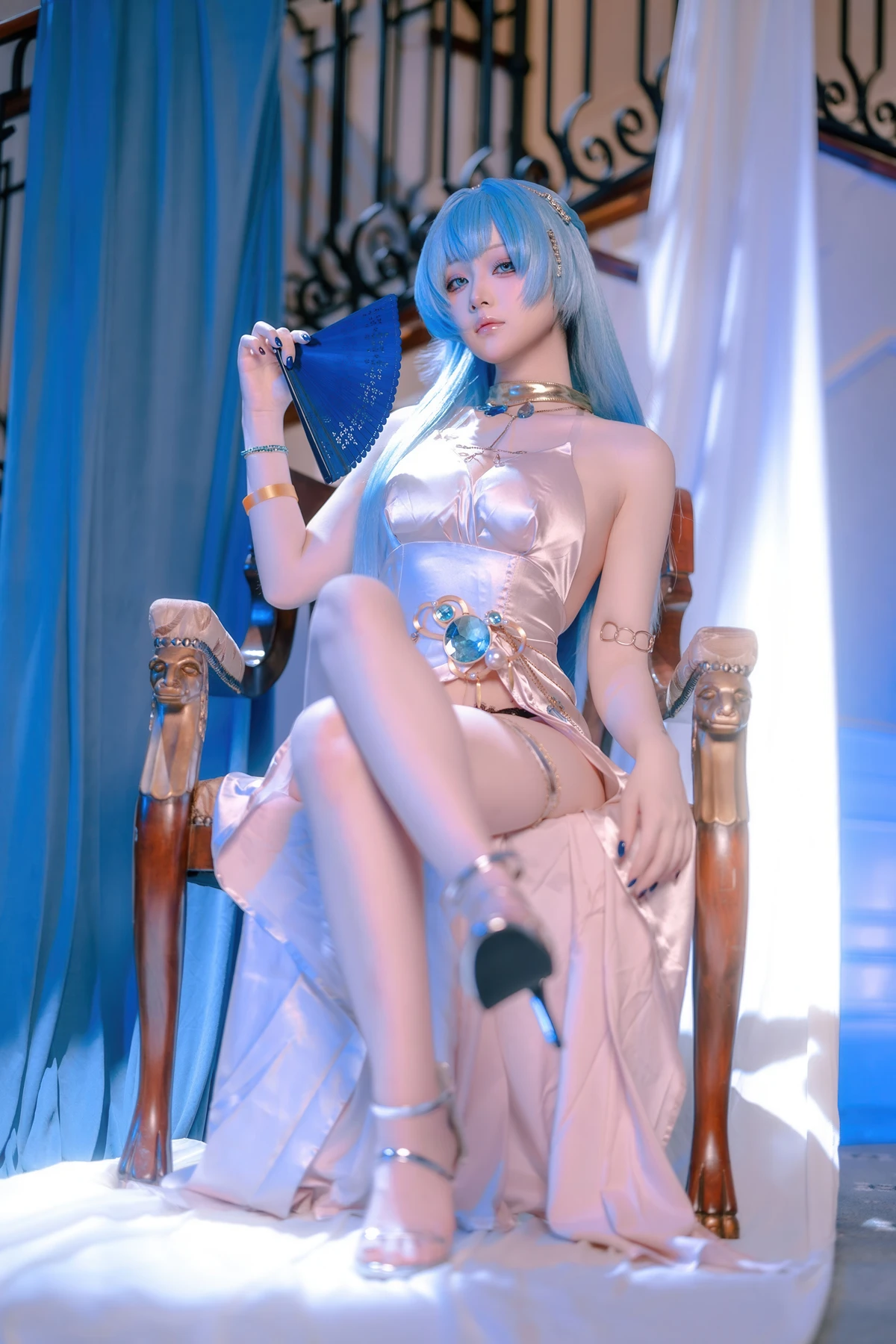 Cosplay 屿鱼 – 胜利女神 妮姬 海伦 礼服