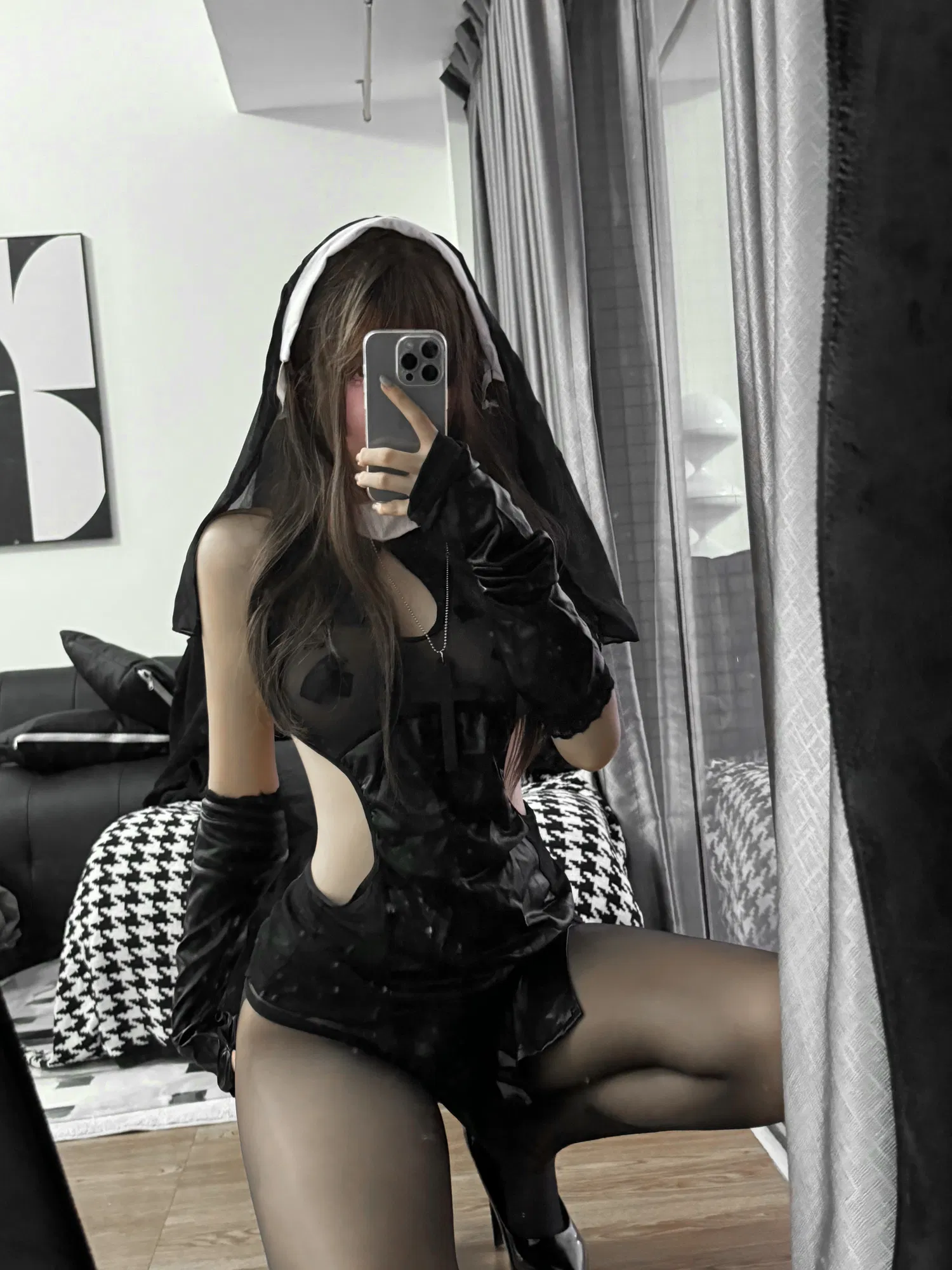 [Cosplay] 阿薰kaOri 偷偷做坏事的修女