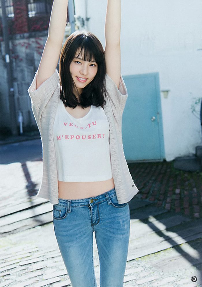 相楽伊織 けっこうボインな水着グラビア画像！