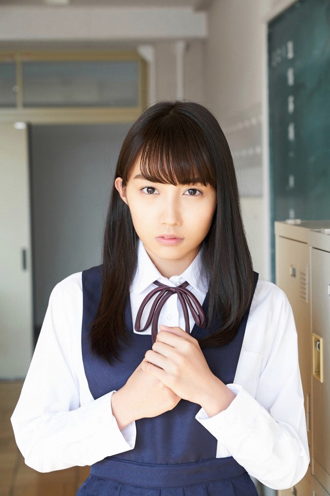 黒木ひかり むっちりバストの水着グラビア画像！