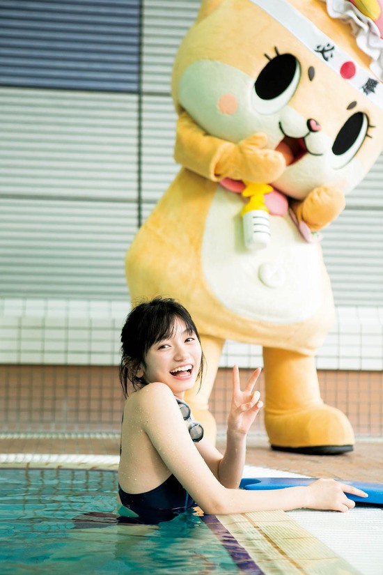 熊澤風花 キュートな水着グラビア画像ほか