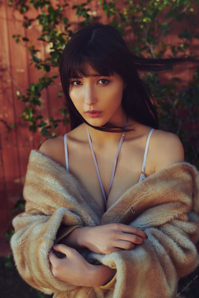 渡辺万美 Hカップのド派手ヌード＆水着画像！