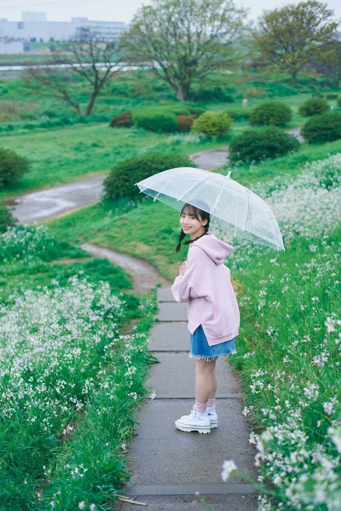 渡辺莉奈 鬼かわなタンクトップグラビア画像他！