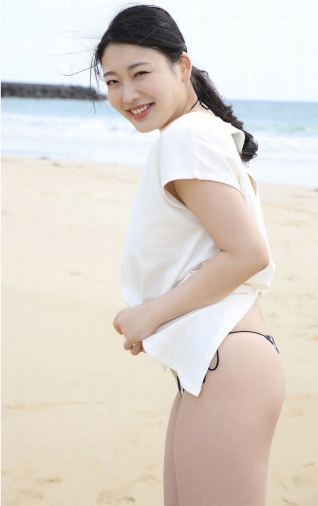 風吹ケイ Iカップバズーカの水着グラビア画像！