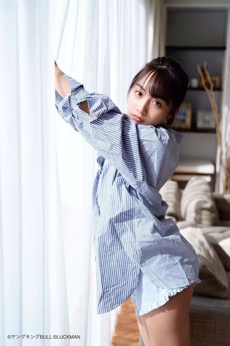 黒木ひかり むっちりバストの水着グラビア画像！