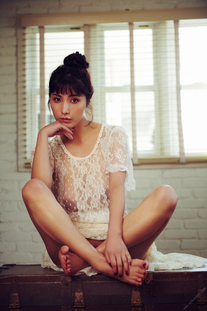 渡辺万美 Hカップのド派手ヌード＆水着画像！