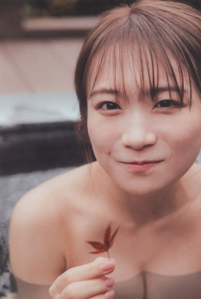 秋元真夏 激かわな水着・ランジェリー画像！