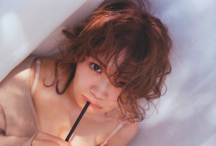 秋元真夏 激かわな水着・ランジェリー画像！