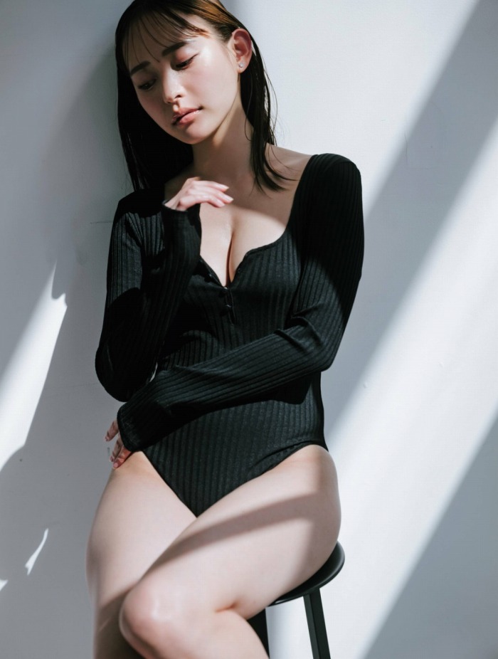 高崎かなみ 鬼かわな水着＆ランジェリー画像！