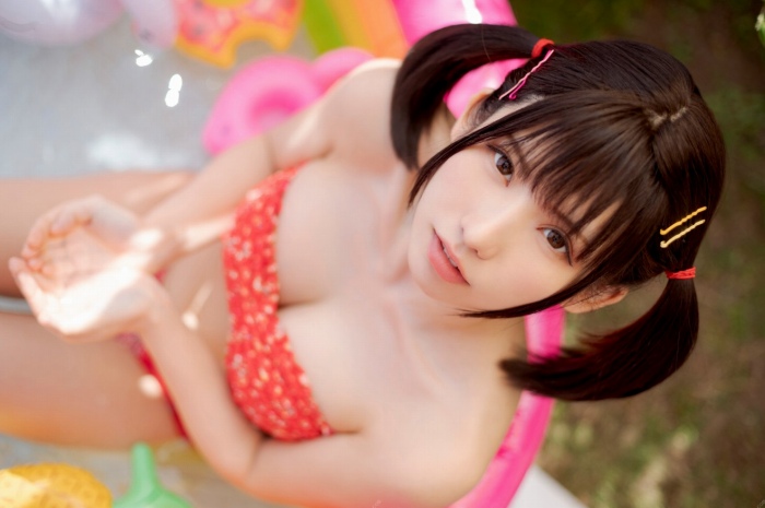 えなこ 過去のグラビア画像